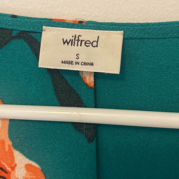 Aritzia Wilfred Blouse - Picture 2 of 6